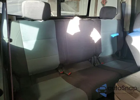 2005 Nissan Titan Xe z USA, uszkodzony, nr VIN 1N6AA06A05N551571